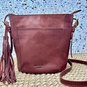 Margot New York Sm Iris Bucket Crossbody Bag. Burgundy Leather